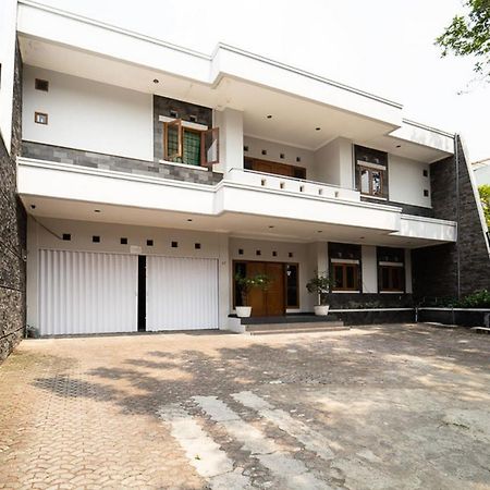 Koolkost Near Padjadjaran University - Minimum Stay 6 Nights Бандунг Екстериор снимка