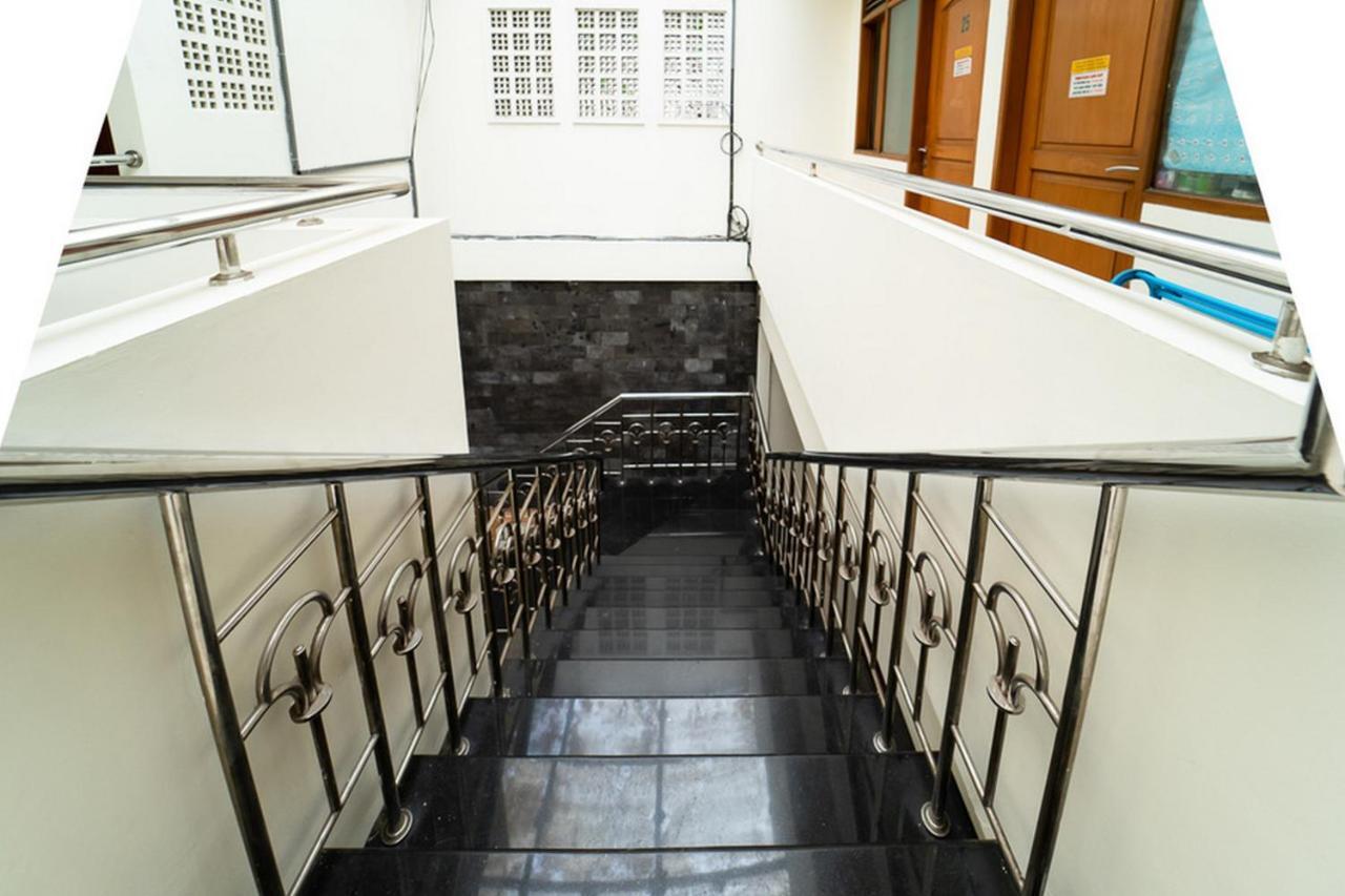 Koolkost Near Padjadjaran University - Minimum Stay 6 Nights Бандунг Екстериор снимка