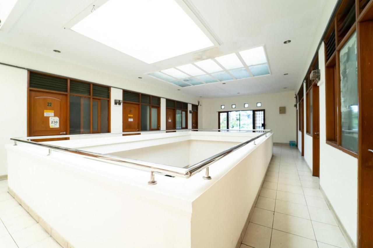 Koolkost Near Padjadjaran University - Minimum Stay 6 Nights Бандунг Екстериор снимка