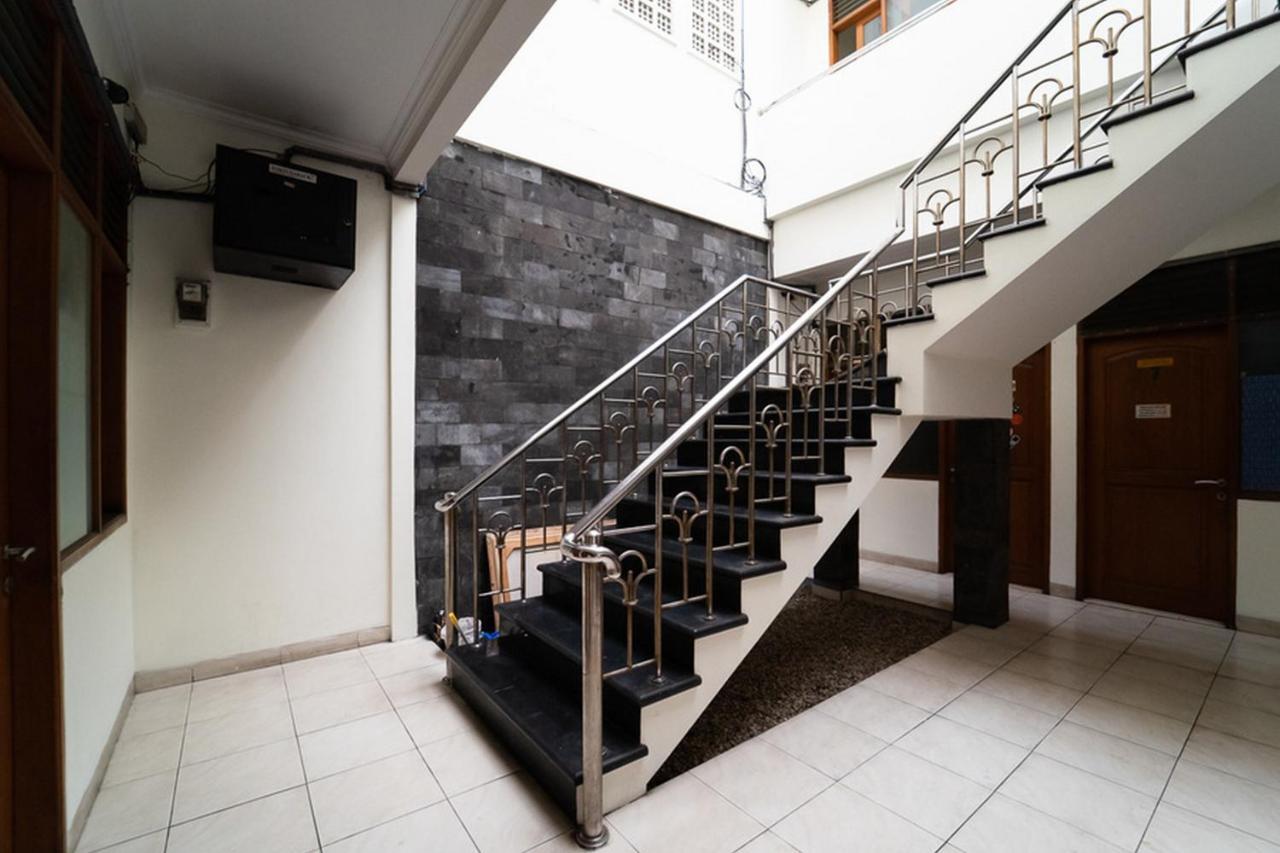 Koolkost Near Padjadjaran University - Minimum Stay 6 Nights Бандунг Екстериор снимка
